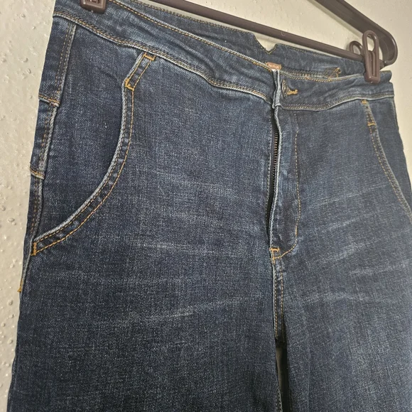 Free Peopleβ Bewick Flare Legs Jeans Size 26 - Picture 6 of 16